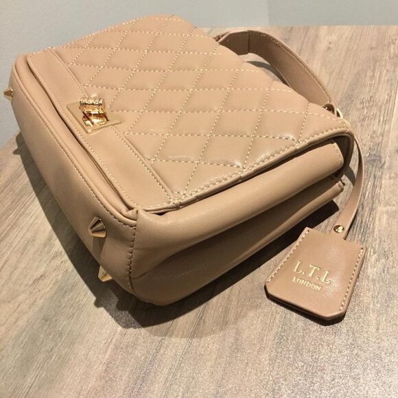 L.T.L. London Quilted Crossbody Bag Gold-tone Turnlock Closure L.T.L. Tag NWOT - Picture 6 of 6
